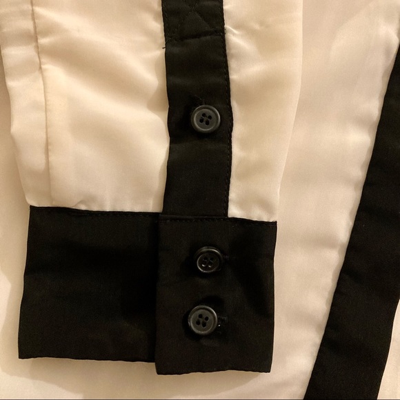 Forever 21 cream and black blouse - Picture 2 of 12